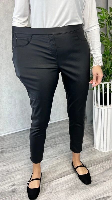 Black Tapered Pants 4